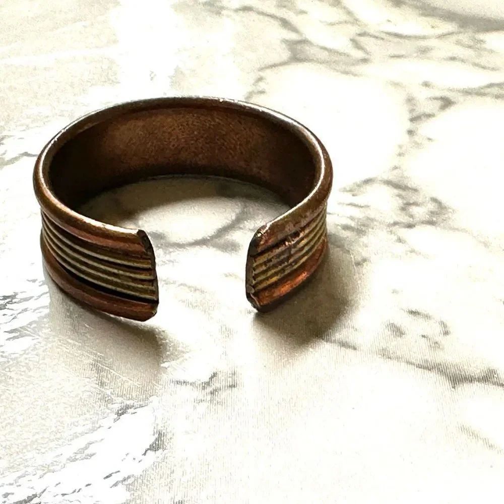Copper tone ring - Picture 6 of 8
